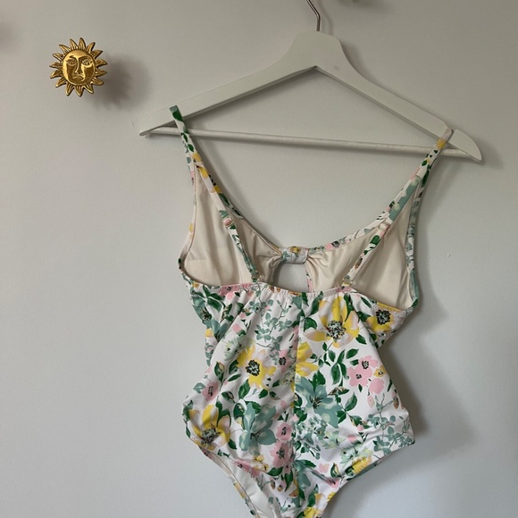 H&M Cut-out Swimsuit - Picture 3 of 6